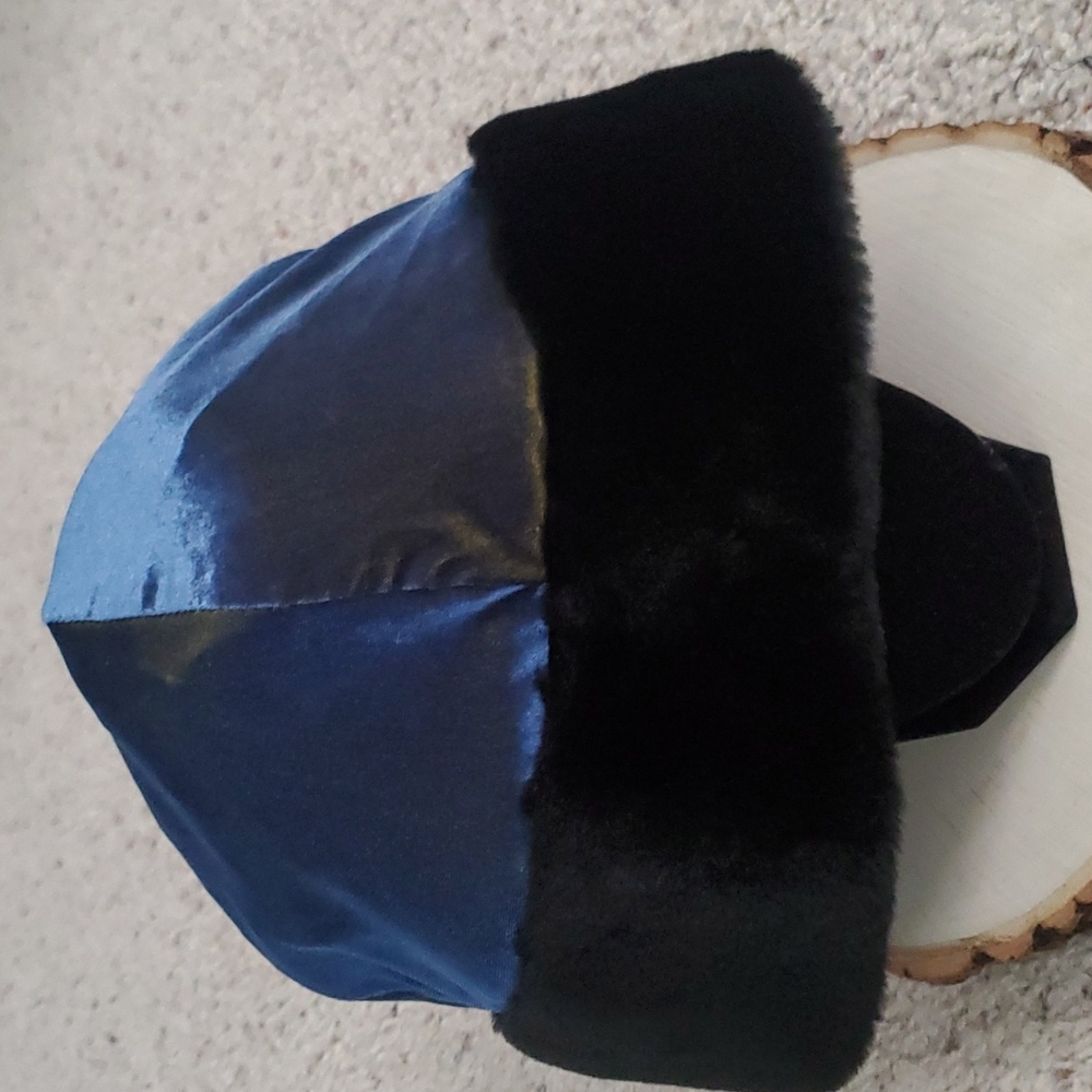 Blue & Black Turtle Fur Women's Winter Hat